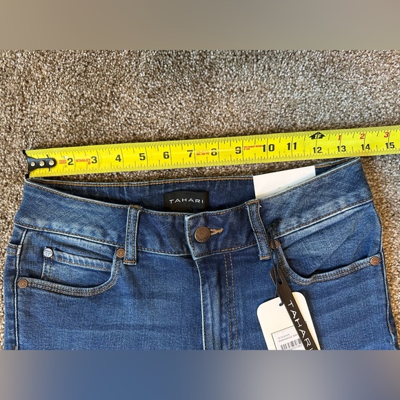 NWT Tahari Kelly Skinny Jeans Dark Wash Size 4/27 Classic Stretch Denim - Picture 3 of 9